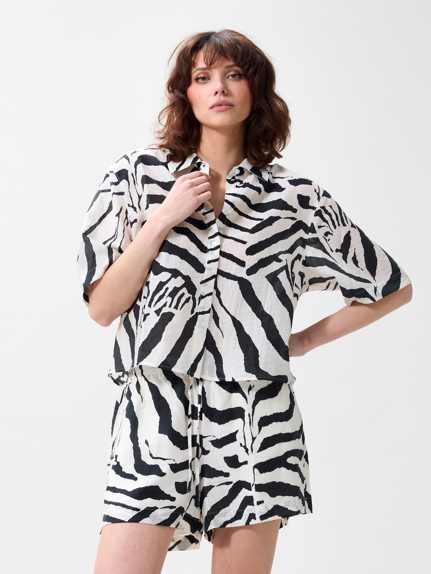 Short sleeve zebra blouse | Sandshell