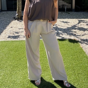 Beige pantalon brede riemlussen SALE