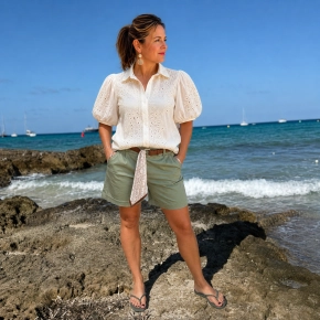 Ivoor geborduurde blouse met pofmouwen Lilian SALE