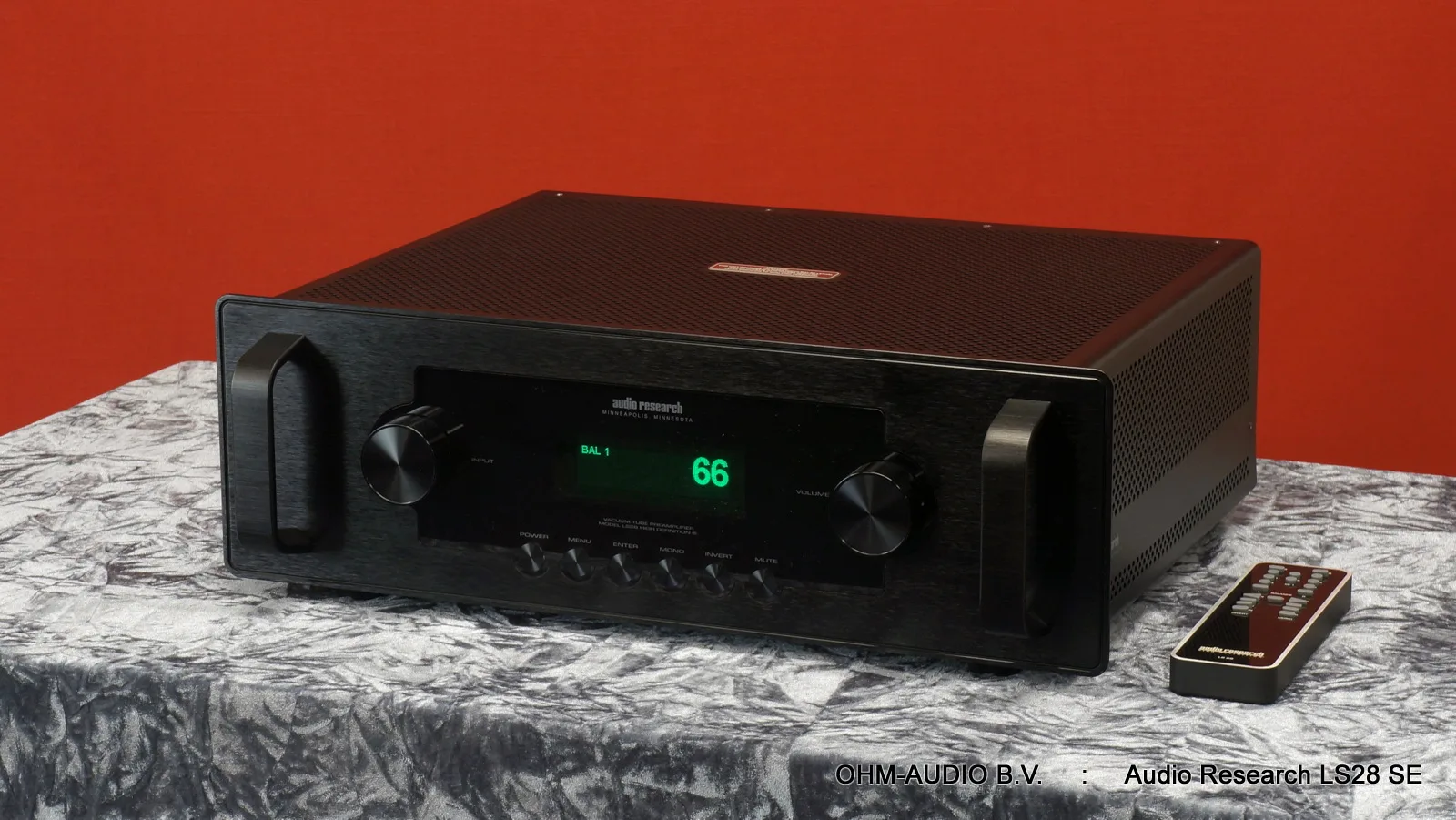 Audio Research LS28 SE, High-End Tube Preamp, Demo Model in zilver - Ohm Audio