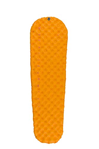 Sea to Summit - Ultralight Insulated Air Isomatte Regular - Thermolite Ultraleichte Schlafmatte - Besonders kompakt - Pillow Lock-System - 2,5 Jahreszeiten - Pumpsack - Wandern - Orange - 480g